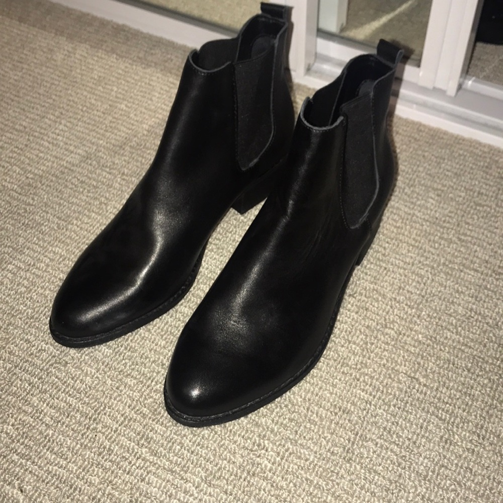Steve madden black booties Size 7.5